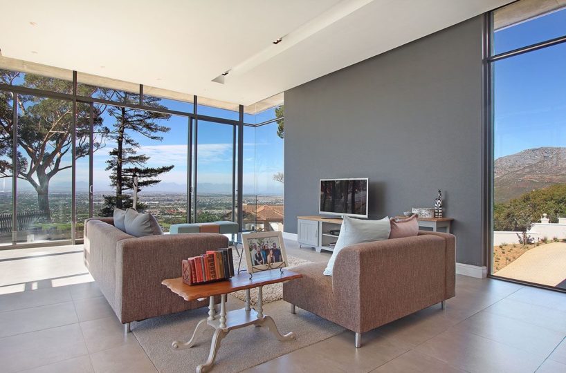 Constantia Modern 5 Bedroom Self Catering Villa