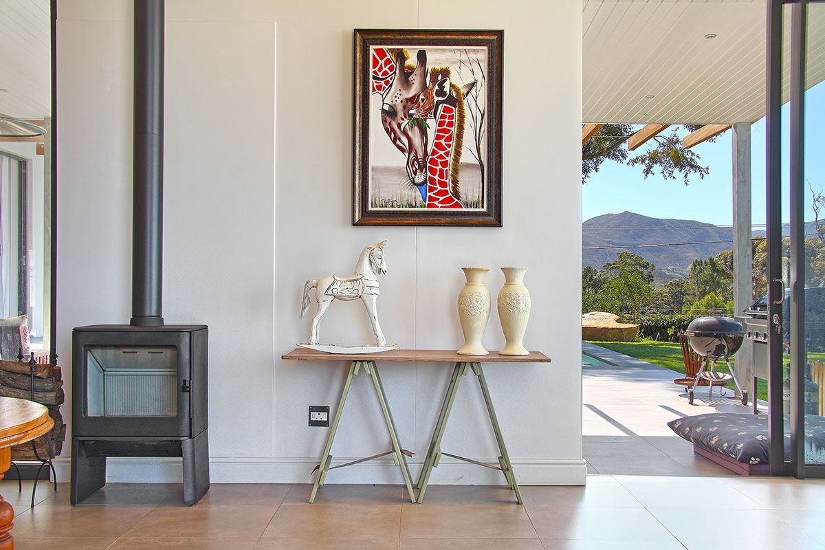 Constantia Modern 5 Bedroom Self Catering Villa