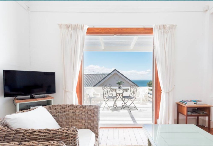 2-bedroom-simonstown-cottage close to beaches